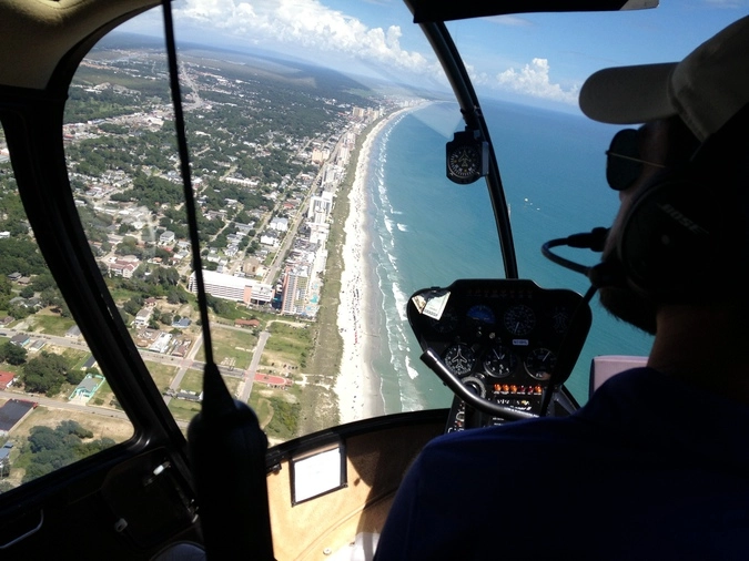 Вертолетная прогулка над пляжем, всего 20$  и незабываемый полет.