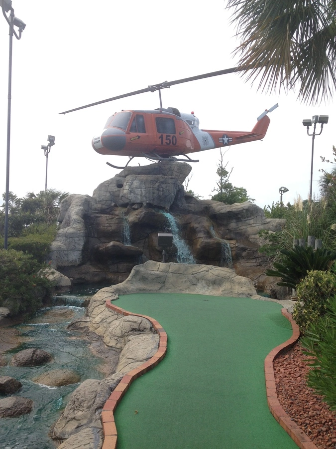 Минигольф - пожалуй одно из самых популярных хобби небедных американцев. 