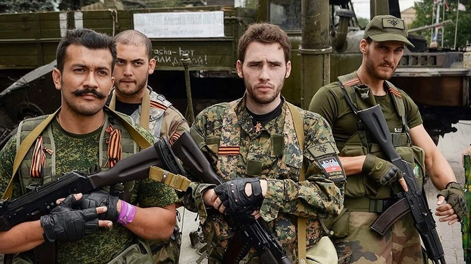 Николя Перович - справа