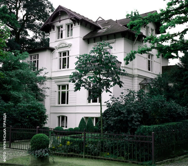 In article f9b688687d