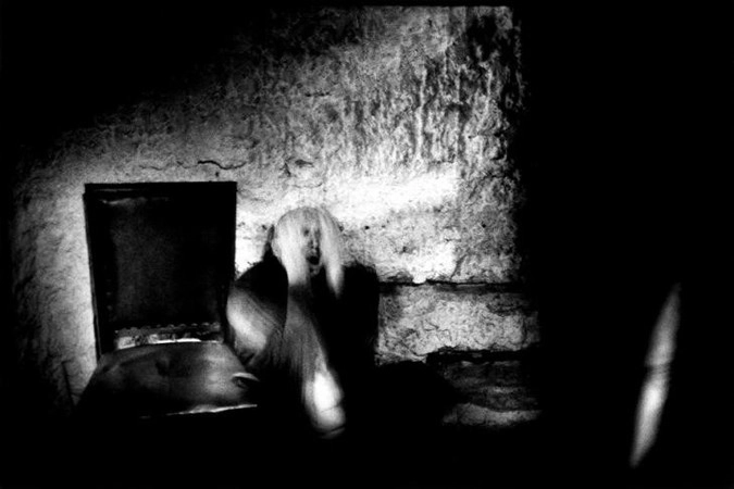 Приступ психоза у случайного мужчины в баре.