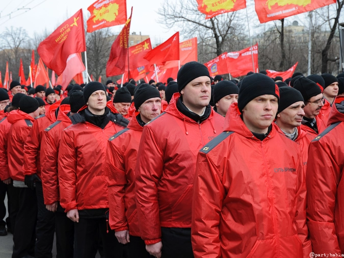 Витязи в красных накидках