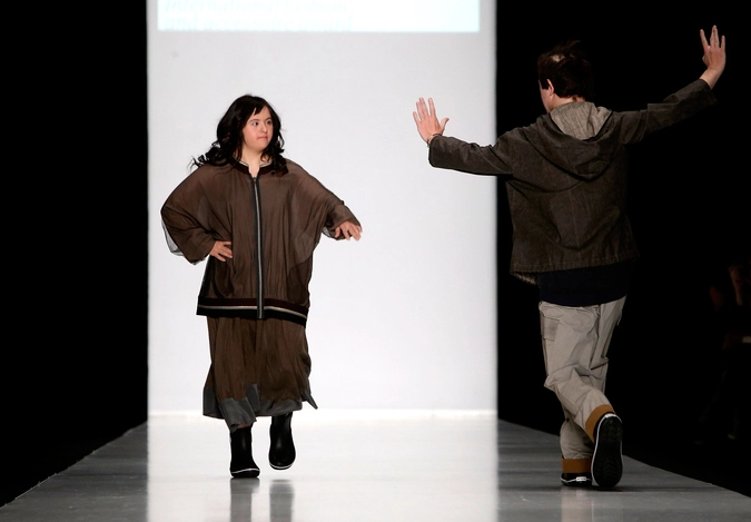 Модель с синдромом дауна.