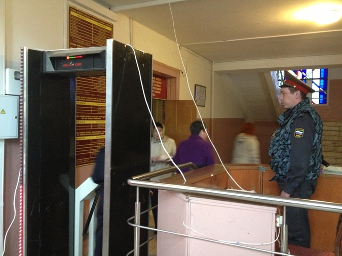 В каждом отделении КПП с рамками