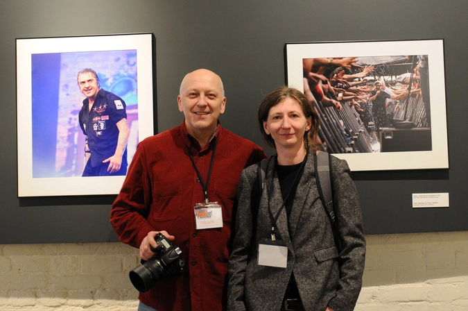 Сергей Рогозин и Елена Сафонова у своих работ