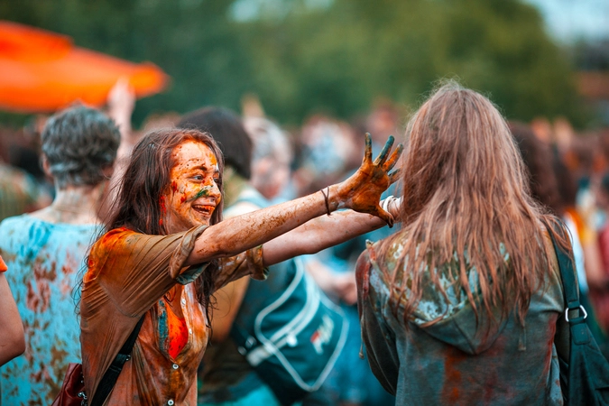 Фестиваль красок Холи в Москве