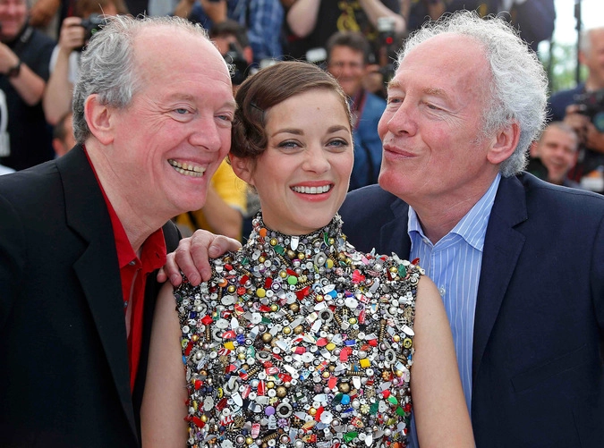 Актриса Марион Котийяр и режиссёры Жан-Пьер и Люк Дарденны. 