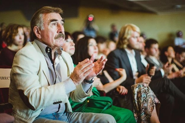 In article 6ef76580e9