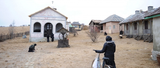 Кадр из фильма «За холмами».