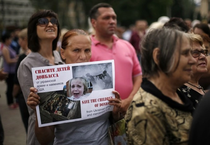 День защиты детей на площади Ленина в Донецке