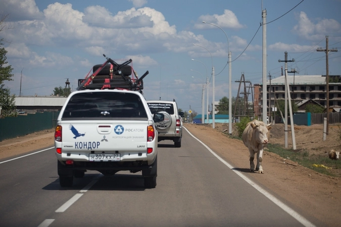 Исследовательская машина "Росатом" "Кондор" в бурятской степи.