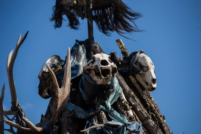 Атрибуты местных шаманов В Улан-Удэ.