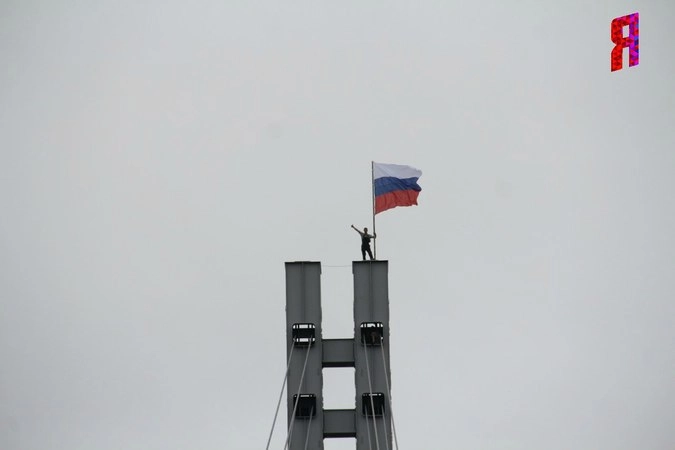 Флаг установлен на одной из самых высоких точек Тюмени.