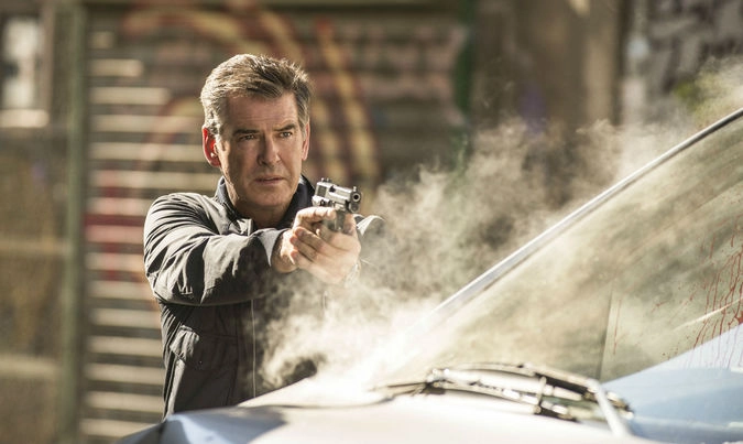 Пирс Броснан в фильме «Человек ноября».