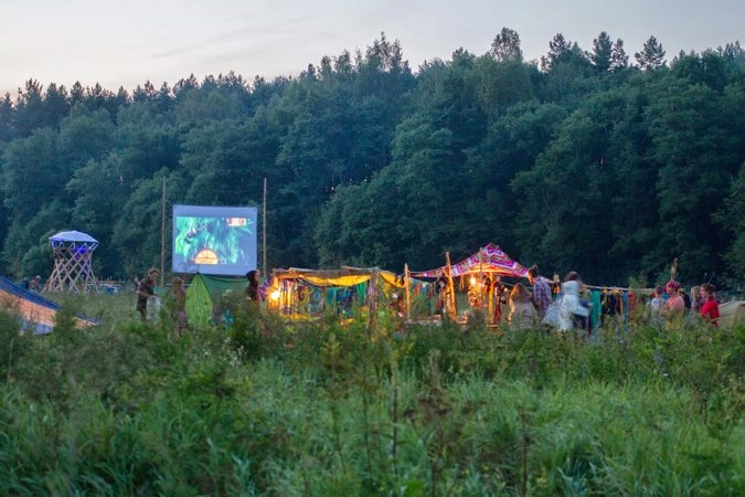 Фото с большой выдержкой, на самом деле это ночь