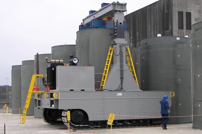 Система "сухого" контейнерного хранения отработанного ядерного топлива HI-STORM.