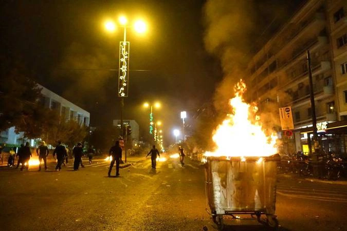 Вид на противостояние со стороны фанатов