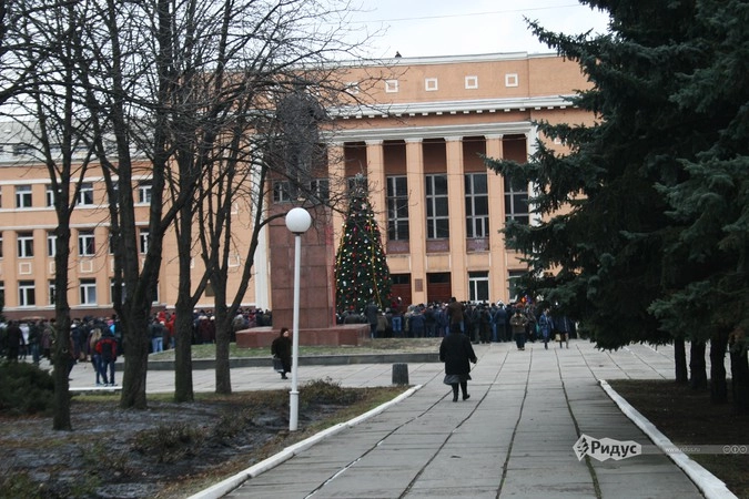 В Стаханове перед началом траурной церемонии 