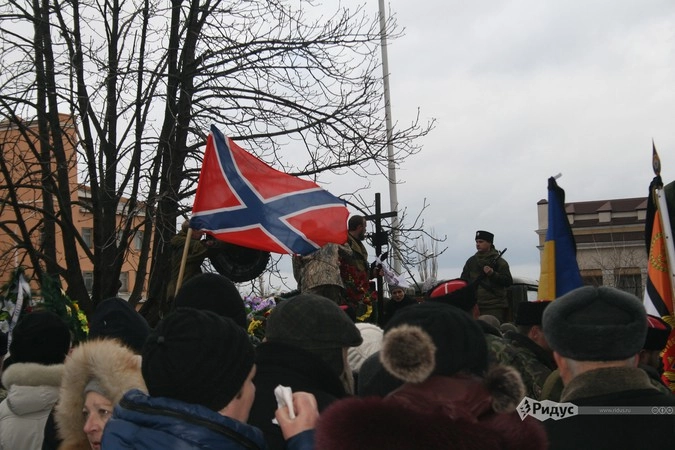 Перед началом церемонии похорон Павла Дремова в Стаханове