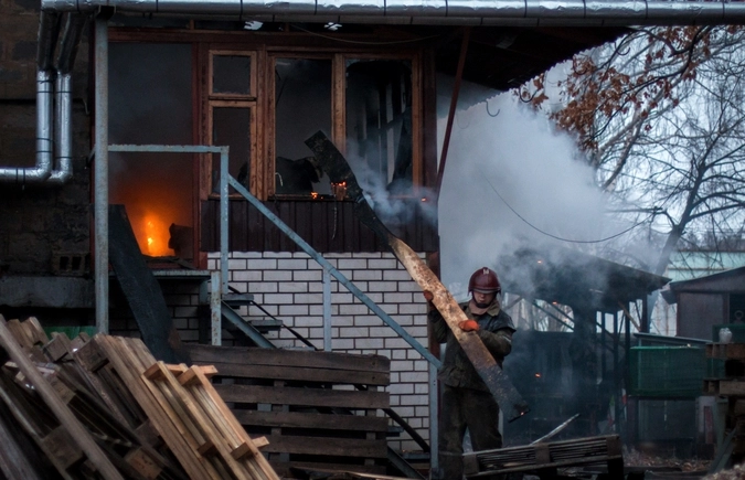 Последствия обстрела Донецка украинскими силовиками.