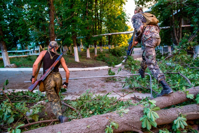 Бойцы ополчения в поселке Семеновка