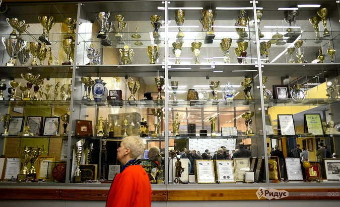 Всевозможные награды в холле БФУ им.Канта в Калининграде