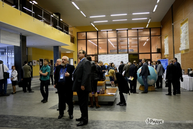 Кофе-брейк между секциями.