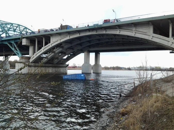 Затонувший мусоровоз