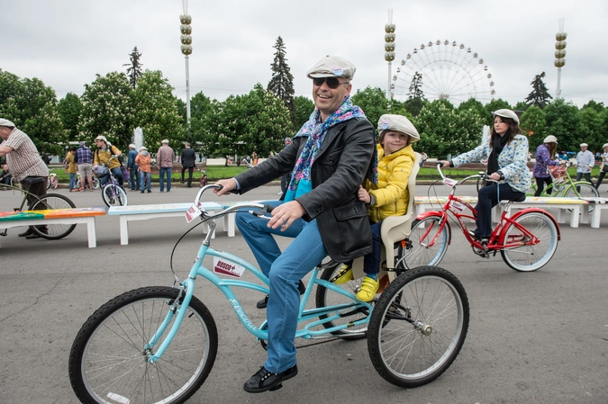 Уполномоченный при президенте РФ по правам ребенка Павел Астахов с женой Светланой и сыном Арсением.