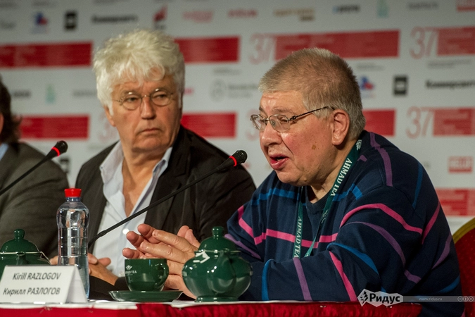 Режиссёр Жан-Жак Анно и программный директор ММКФ Кирилл Разлогов