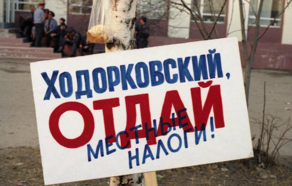 In article f76c3e8152