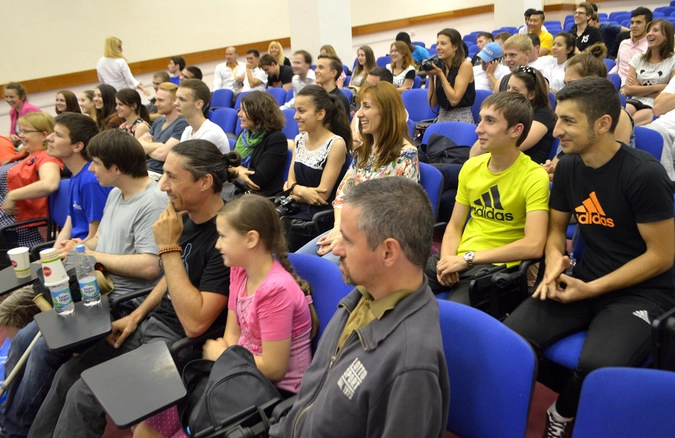 Дискуссионный клуб