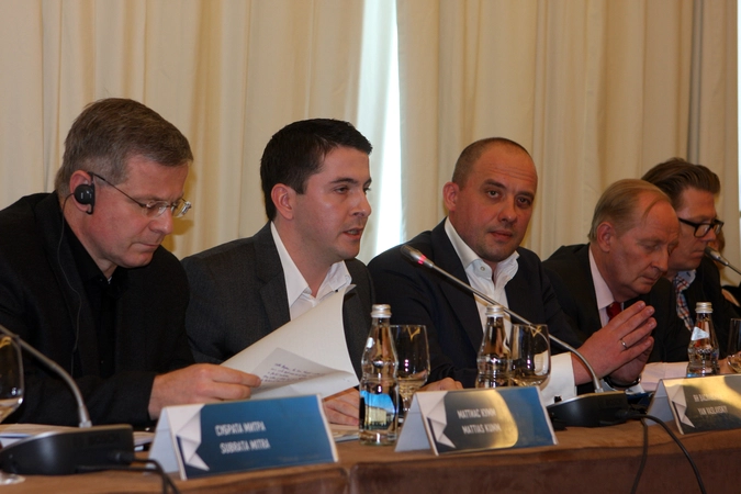 Ян Ваславский, доцент кафедры политической теории МГИМО, и Дмитрий Бадовский, глава ИСЭПИ