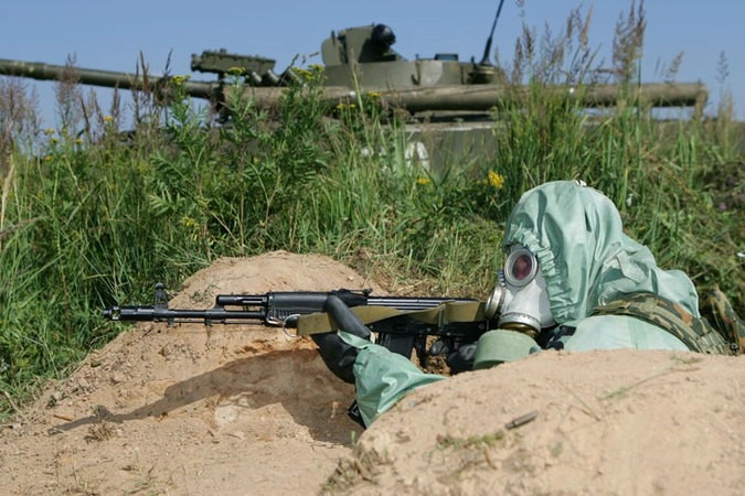 «Безопасная среда» — конкурс, в котором примут участие экипажи РХБ разведки. Они определят сильнейшего в РХБ разведке маршрута, вождении в сложных условиях местности, обнаружении зоны заражения, проведении специальной обработки техники и местности.