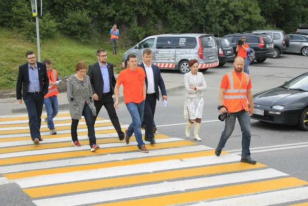 In article be492452a0