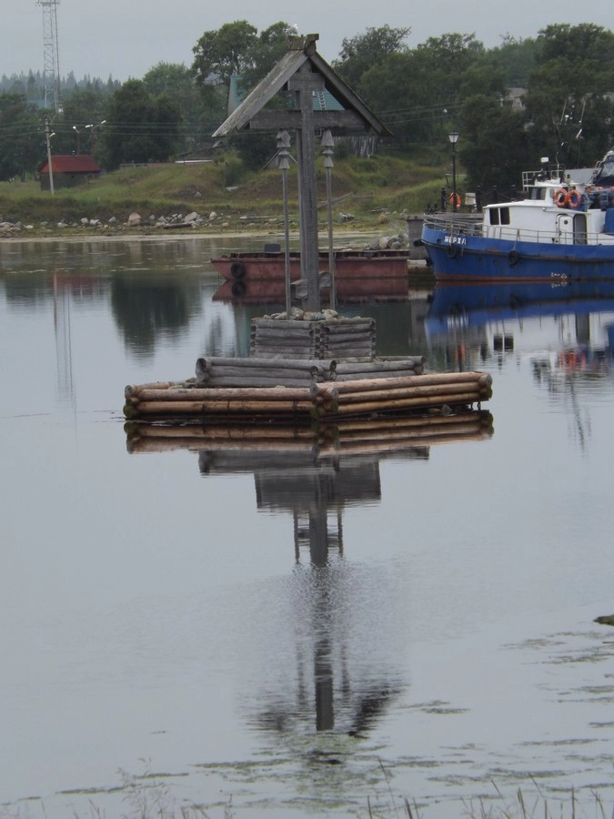 Поклонный крест в гавани Благополучия