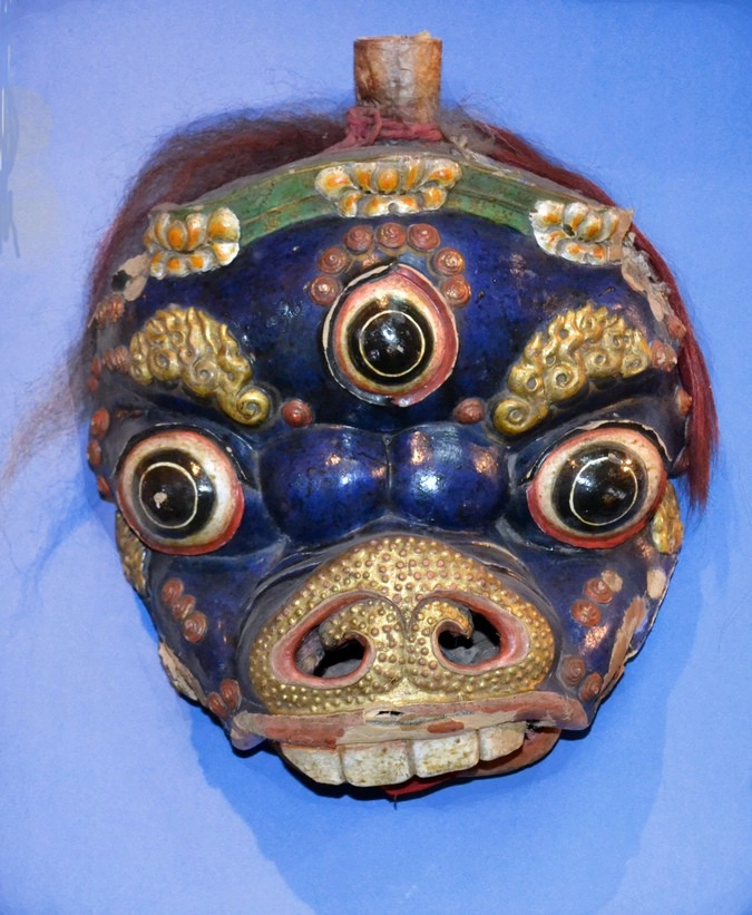 Что это за существо? Не думаю, что доброе, судя по внешности. Фото из музея