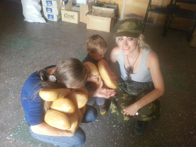 Наталья Хим за работой. Фотография августа 2015 года.