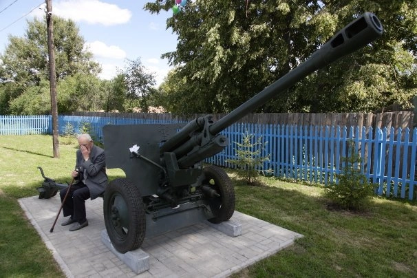 In article da8a775555