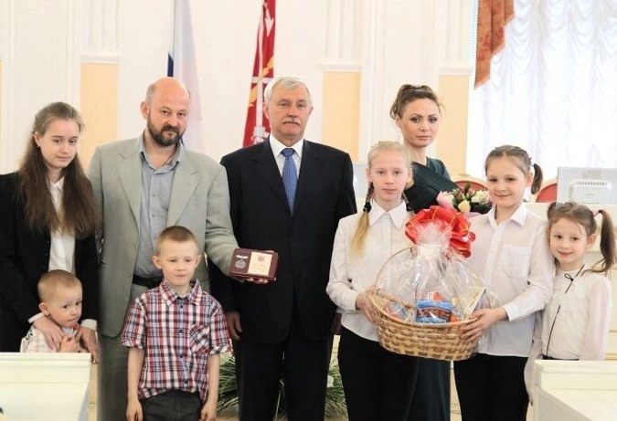 Семья Екатерины и Владимира Кермель на встрече с губернатором Санкт-Петербурга Георгием Полтавченко, 2015 год.