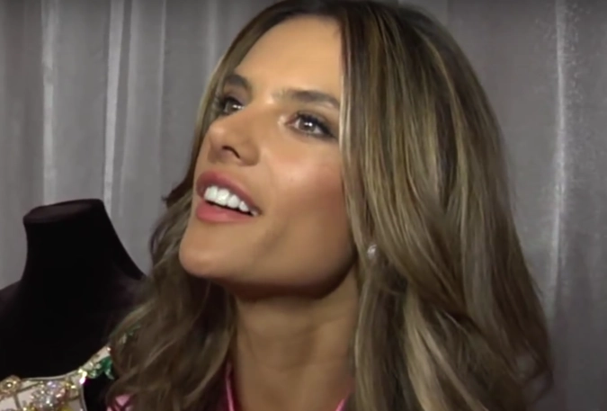 На девятом месте с доходом в те же $5 млн оказалась Алессандра Амбросио, являющаяся известным «ангелом» Victoria's Secret. Амбросио в свои 34 года воспитывает двоих детей , а количество ее подписчиков в соцсетях составляет около 9 млн. 