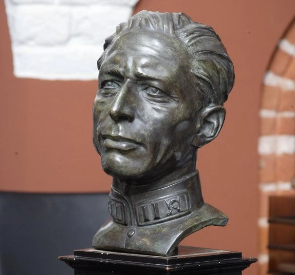 In article f21e3b482c