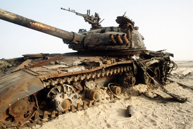 Уничтоженный иракский танк Т-72