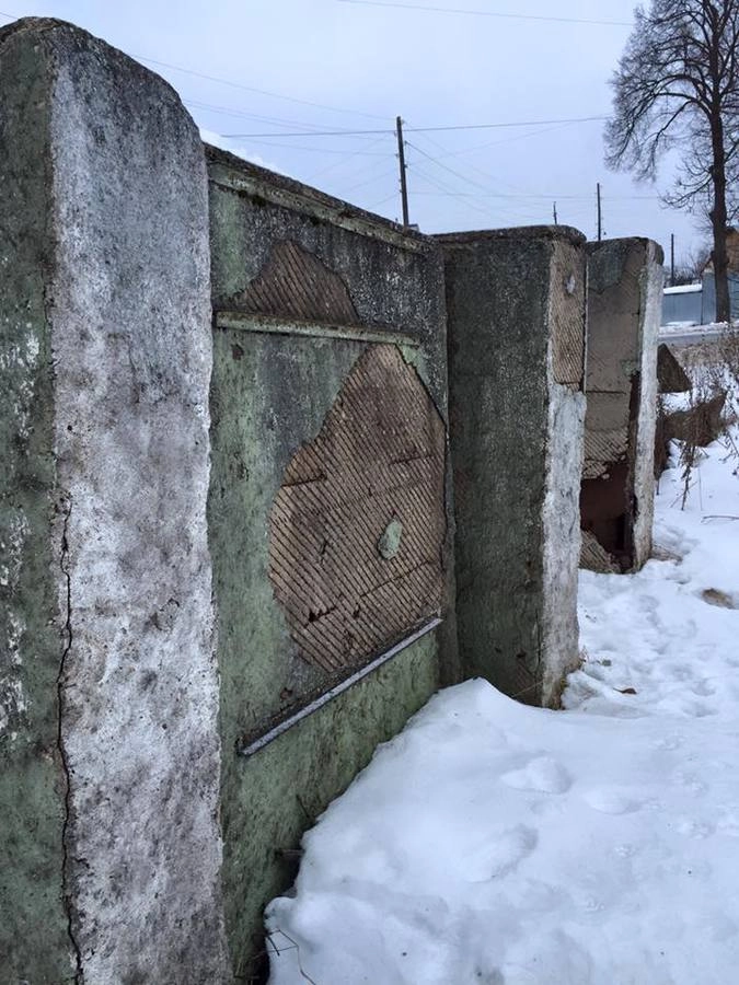 Вроде бы эти стены еще остались от англичан.