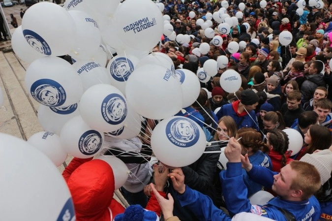 Акция "Подними голову!" в Омске.