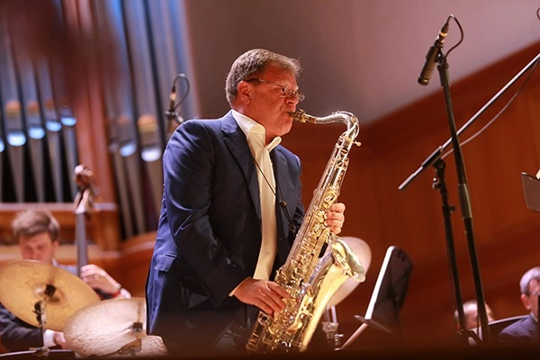 In article f66c9e7a9f