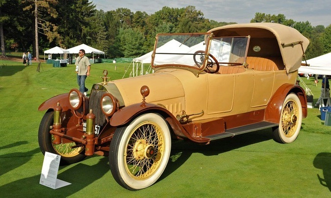 O-36 Owen Magnetic. В самой дешевой модификации 0-36 стоил 3000 долларов, люксовые варианты достигали стоимости в 6000 долларов. Фордовская "каретка" Ford-T стоила почти в десять раз дешевле - 360 долларов. Столь высокий ценник и стал причиной смерти компании в 1922
