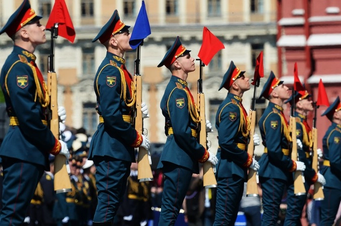 Военнослужащие парадных расчетов во время военного парада на Красной площади в честь 71-й годовщины Победы в Великой Отечественной войне 1941-1945 годов.