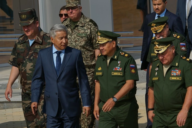 Министры обороны России и Казахстана