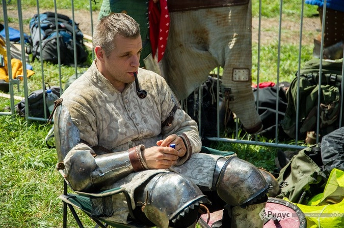 Бессменный чемпион по рыцарским боям Сергей Уколов